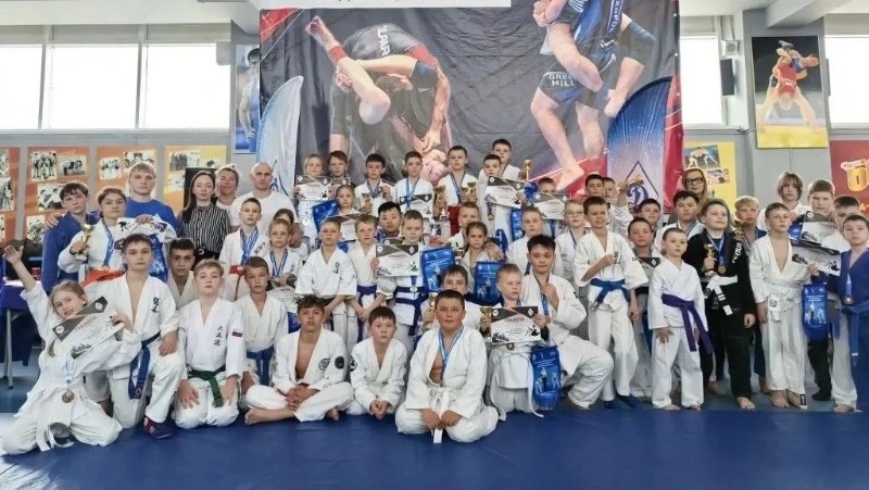 Более 100 юных бойцов сошлись на татами в Южно-Сахалинске: определили сильнейших в джиу-джитсу