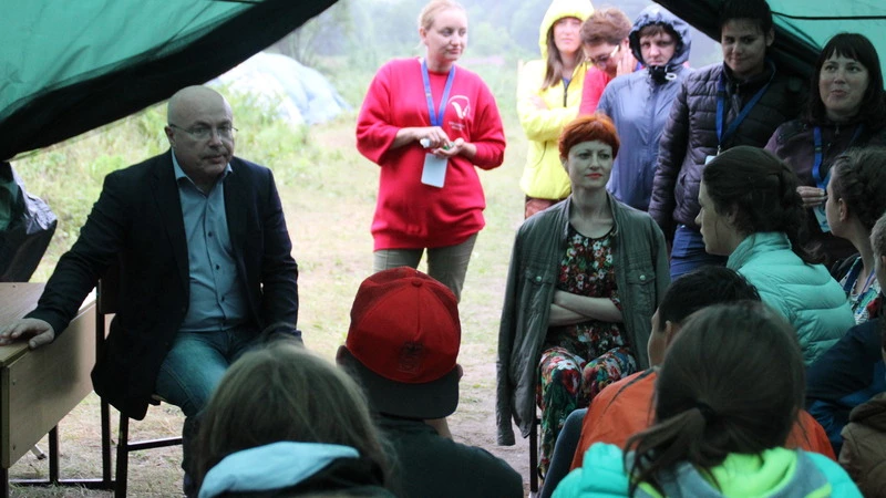 Власти Томари «без галстуков» посетили молодёжный форум