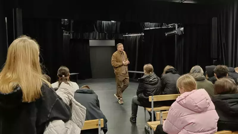 Школьники Углегорского района вновь отправились на социальные экскурсии