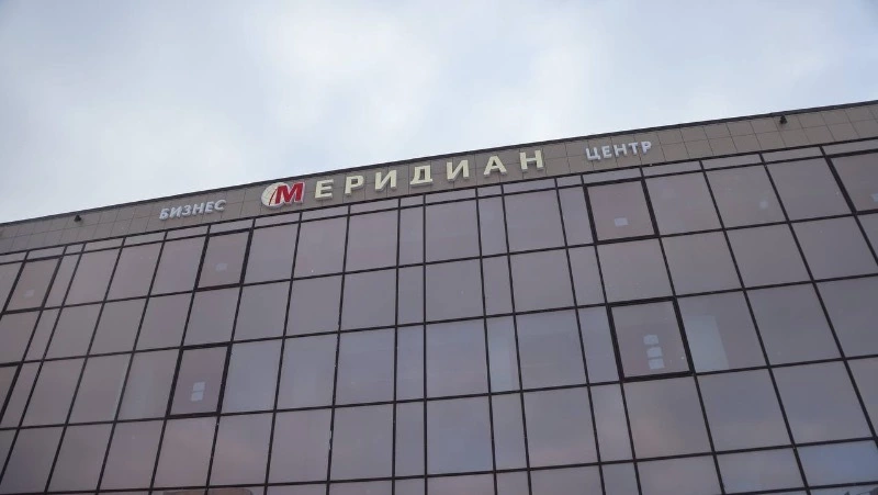 В Холмске завершают строительство крупнейшего торгово-делового комплекса