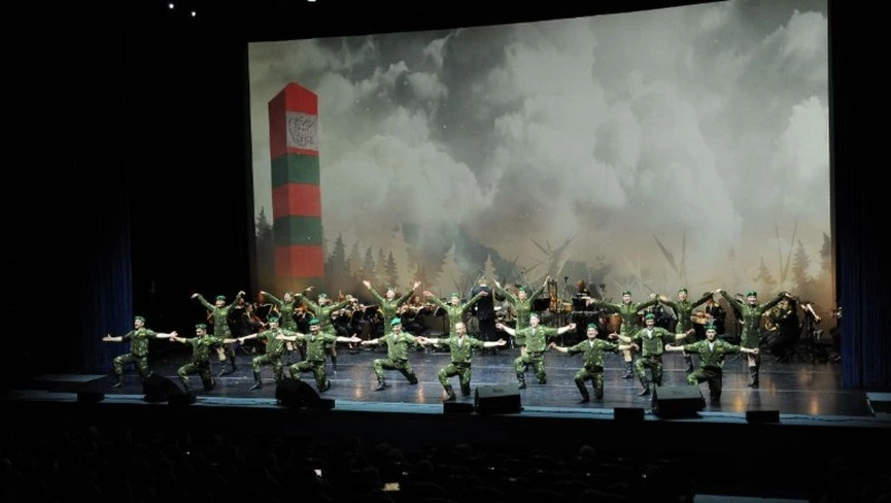  Центральный пограничный ансамбль ФСБ России с аншлагом выступил на Сахалине 