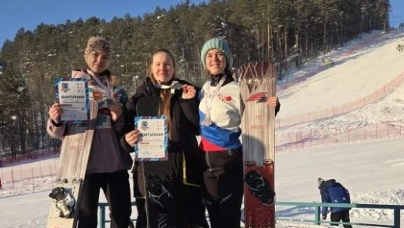 Сахалинка завоевала золото и бронзу этапов Кубка России по сноуборду