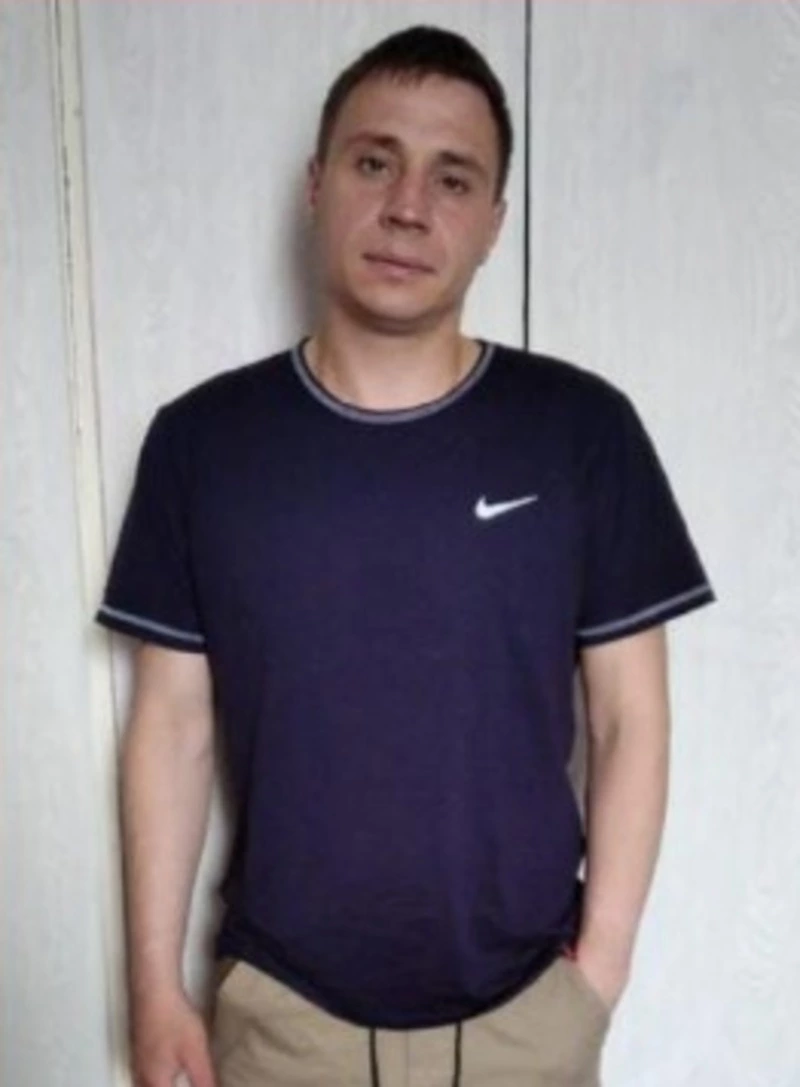 Мужчину с готической татуировкой разыскивают в Южно-Сахалинске 