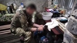 Военнослужащие с Сахалина приготовили себе борщ в военном госпитале Шахтерска в ДНР