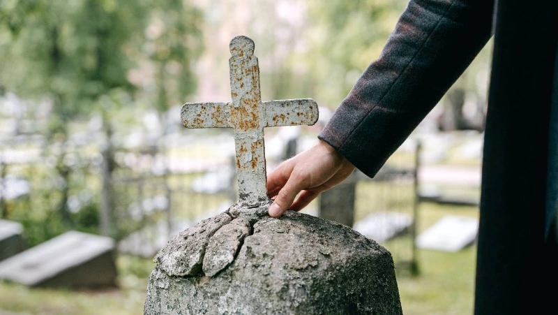 В России хотят сделать похороны госуслугой