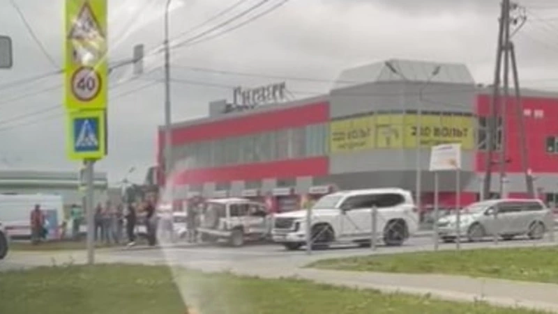 Два внедорожника столкнулись в Южно-Сахалинске: пострадал ребенок