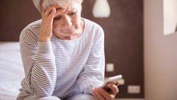 Из-за страха стать преступницей пенсионерка из Холмска перевела 705 тысяч рублей мошенникам