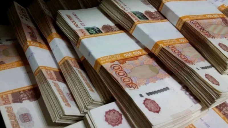 В Поронайском районе подростки взломали торговый павильон и украли сейф с 70 тысячами рублей 