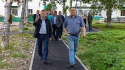 Дворы в четвертом микрорайоне Южно-Сахалинска благоустроят к октябрю 2023 года 