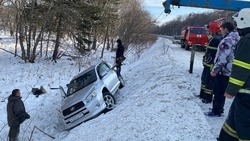 Водителя RAV4 увезли на скорой после ДТП на трассе Южно-Сахалинск — Холмск