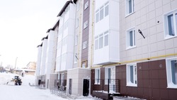 Ключи от новых квартир вручили 49 семьям в Охе 28 января