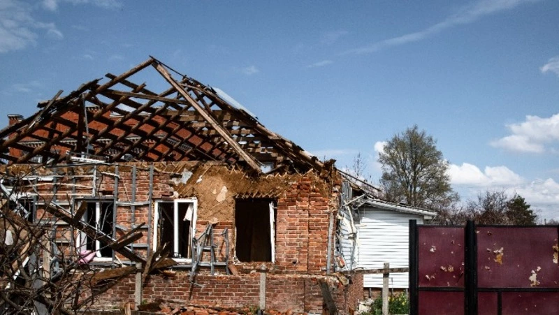 Чердак дачного дома полыхал в Долинске 