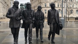 Группа The Beatles анонсировала выход своей последней песни 