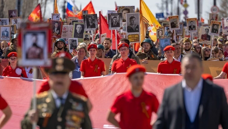 «Бессмертный полк» вновь объединил тысячи сахалинцев в День Победы
