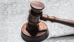 Жителя Корсакова приговорили к 8 годам в колонии за торговлю наркотиками 