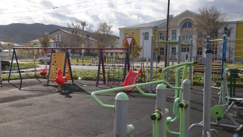 В Томаринском районе за два года отремонтировали 44 двора