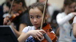 Сахалинский детский оркестр учит новые мелодии к концерту с корейцами