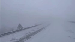  Движение транспорта ограничили в Томаринском районе из-за непогоды 