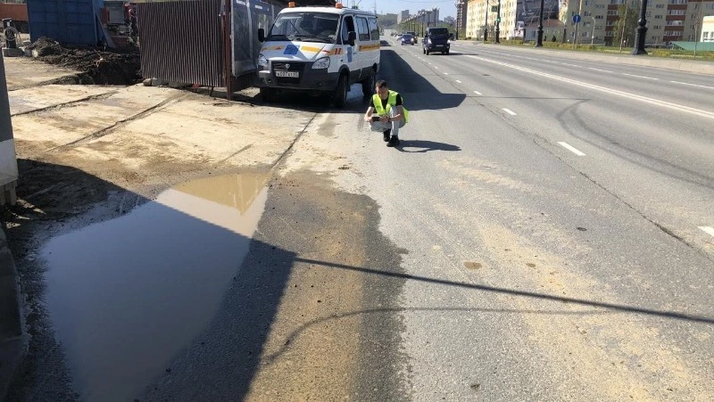 В Южно-Сахалинске наказали подрядчика за вынос грязи на проезжую часть
