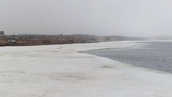 Рыбаков оторвало на льдине на озере Изменчивом в Корсаковском районе 