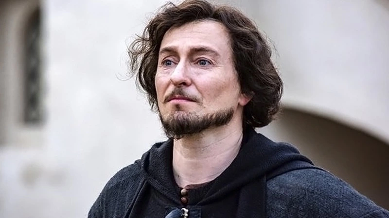 Сдаем билеты: Сергей Безруков не прилетит на концерт в Южно-Сахалинске