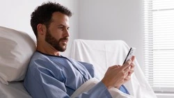  Мужчина ответит в суде за кражу телефона пациента больницы в Южно-Сахалинске