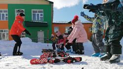 Закалка с малолетства: в Южно-Сахалинске развивают проект «Горные лыжи в детский сад»