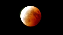 «Кровавая луна» снова взойдет над Сахалином