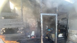 Деревянная пристройка к цеху сгорела в Южно-Сахалинске 20 января