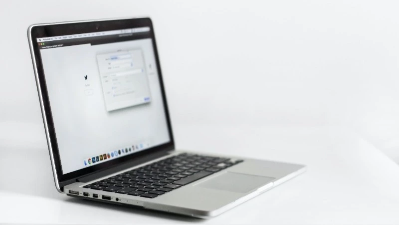 Мужчина украл ноутбук за 45 тысяч рублей у пенсионерки в Южно-Сахалинске