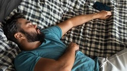 Двое приятелей крупно обокрали уснувшего собутыльника в Анивском районе