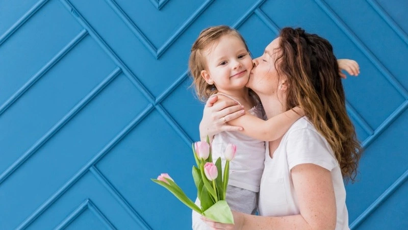 В Госдуме предложили выплачивать по 200 тысяч рублей матерям до 25 лет