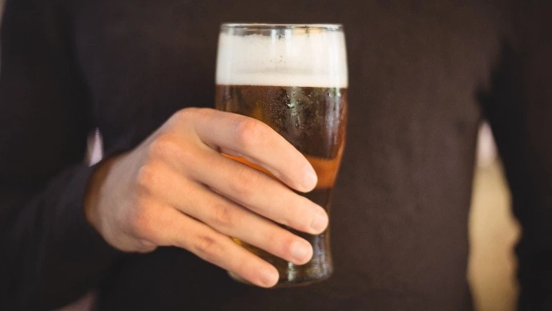 Сахалинка едва не отправила на тот свет сожителя пивом с крысиным ядом