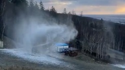 «Горный воздух» возобновил работу снежных пушек на трассах из-за холодов