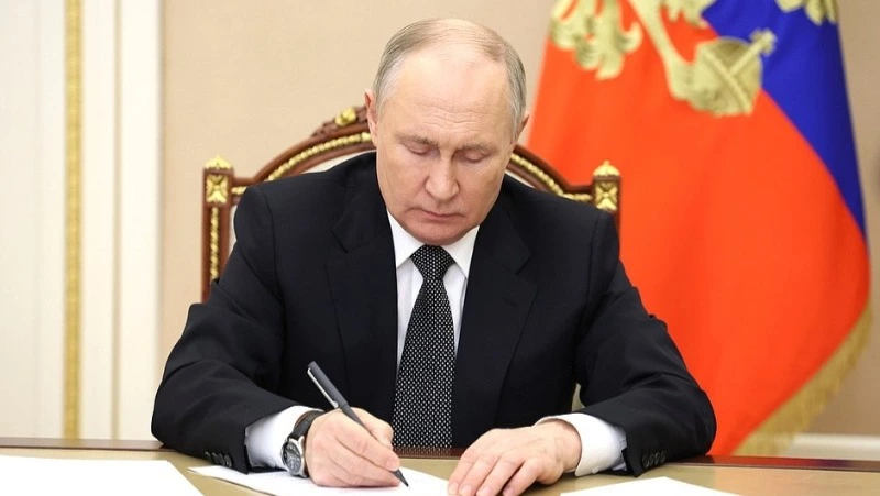 Владимир Путин дал поручения на совещании по капремонту школ