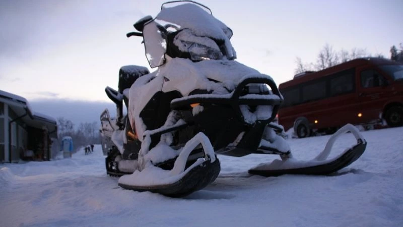 Пока сахалинцы борются со снегом, у них воруют снегоходы