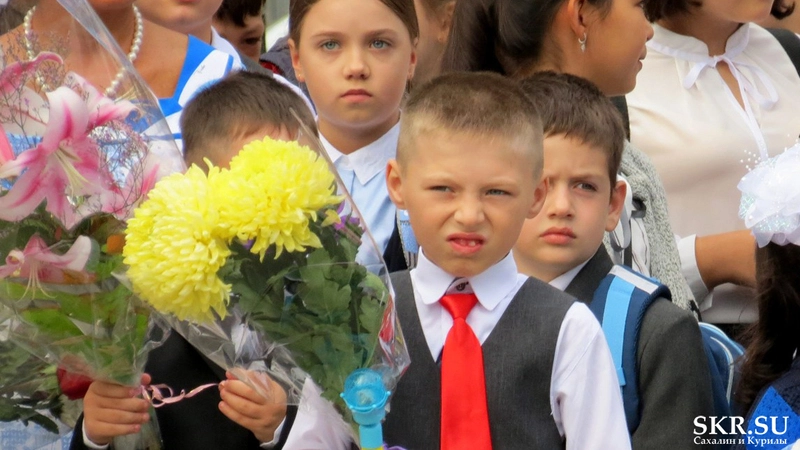 На Сахалине и Курилах для мальчишек и девчонок прозвенел первый звонок