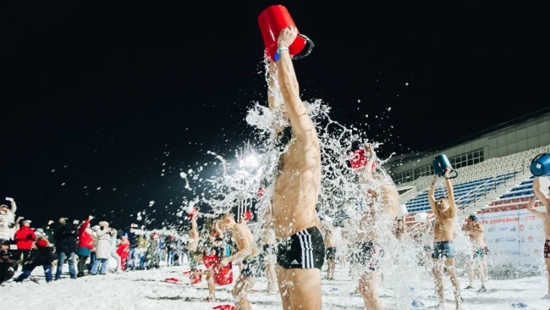 Более сотни закаленных жителей Сахалина обольют себя холодной водой