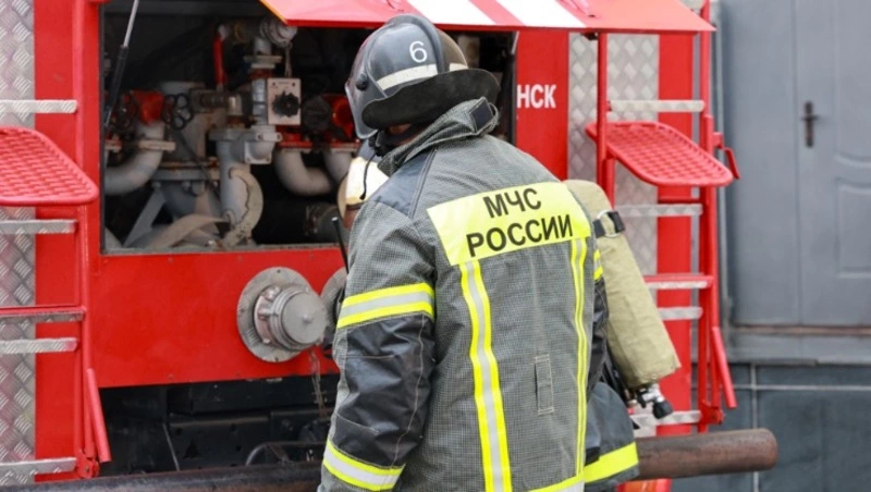 В Углегорском районе мужчина пострадал при пожаре в хозпостройке