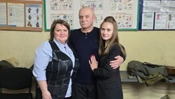 Девушка из разрушенного Нефтегорска встретила своего спасителя через 30 лет после трагедии  