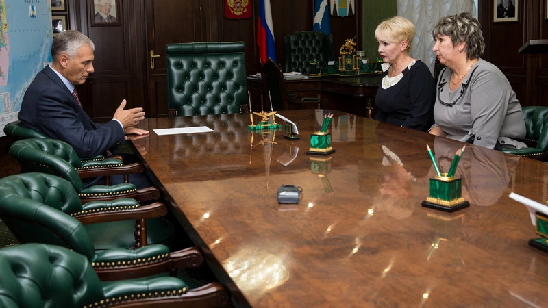 Хорошавин поможет определиться с управленцем для Шахтерска