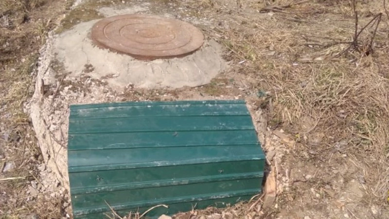 После травмы ребенка в Долинске закрыли опасный люк