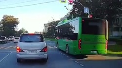 В Южно-Сахалинске накажут водителя пассажирского автобуса за повторный проезд на красный свет