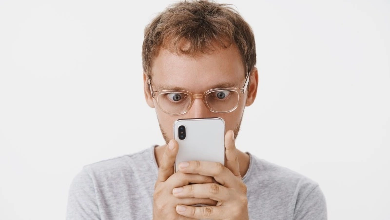 Любопытный сахалинец ответит в суде за интерес к банковскому счету приятеля по палате