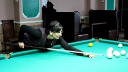 Сахалинские чиновники сыграли в бильярд