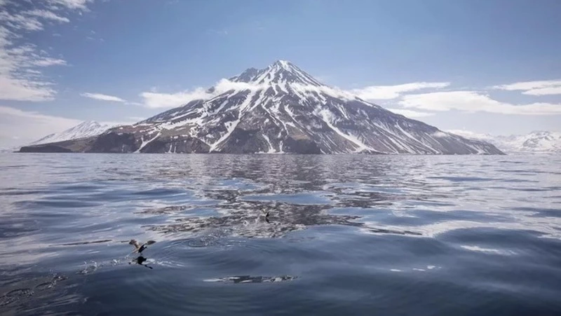 На вулкане Чикурачки зафиксировали парогазовую активность