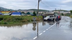 Три дороги перекрыли в Томаринском районе из-за мощного циклона
