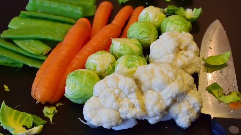 За неделю на Сахалине подешевели свинина, курица, морковь и капуста