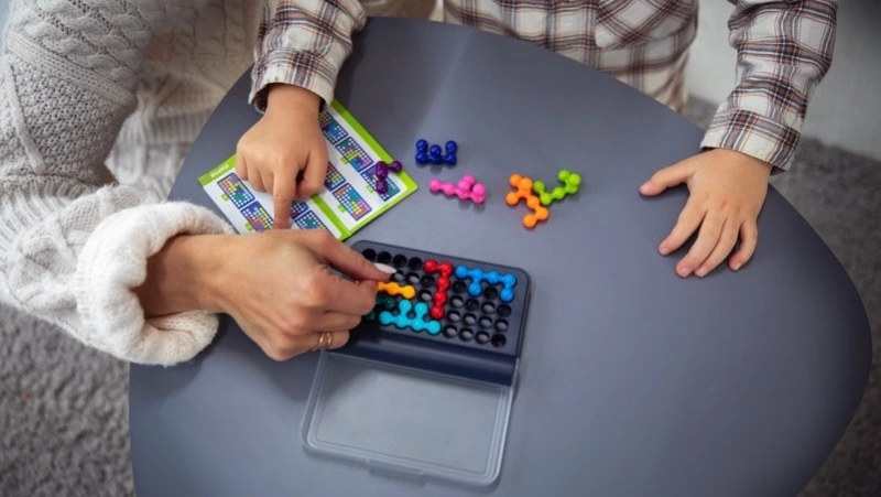 Врачи извлекли 40 магнитных шариков из живота ребенка в Охе