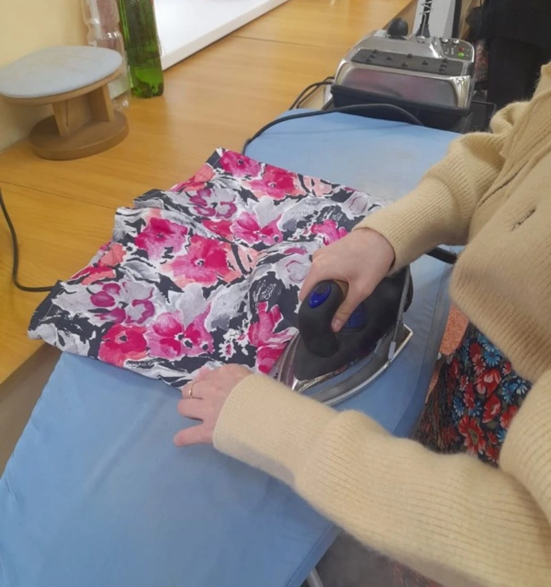 Студенты техникума сервиса на Сахалине освоили шитье спальников для бойцов СВО